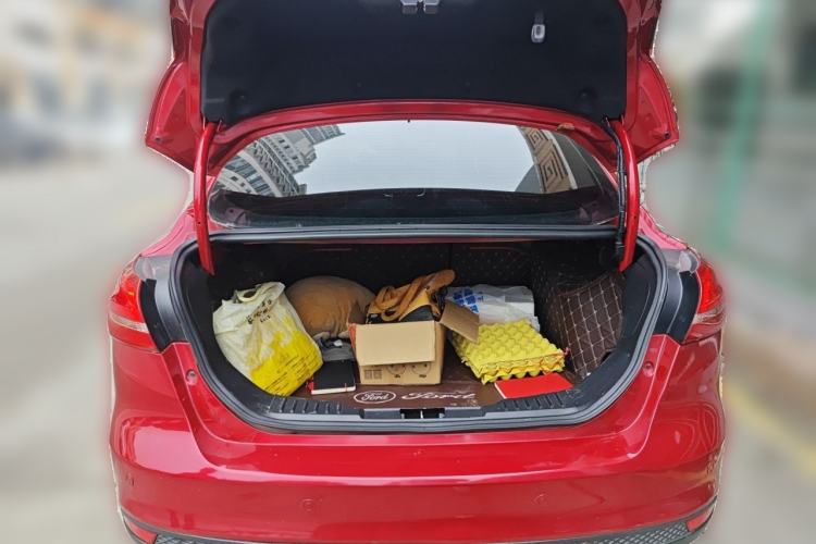 Used Ford Focus 2018 Sedan Classic 1.6L Automatic Trendy SmartDrive Edition Trunk