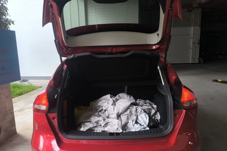 Used Ford Focus 2018 Hatchback Classic 1.6L Automatic Comfort Plus SmartDrive Edition Trunk