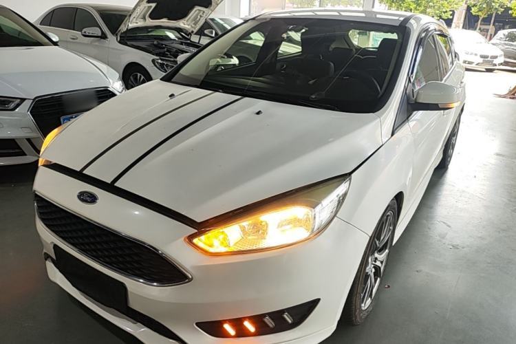 Used Ford Focus 2018 Hatchback Classic 1.6L Automatic Comfort Plus SmartDrive Edition Guazi used car, China used car export, Used car for sale, Used cars, Cheapest cars for sale