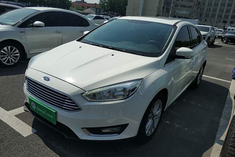 Used Ford Focus 2018 Sedan Classic EcoBoost 180 Automatic Elite Model Guazi used car, China used car export, Used car for sale, Used cars, Cheapest cars for sale