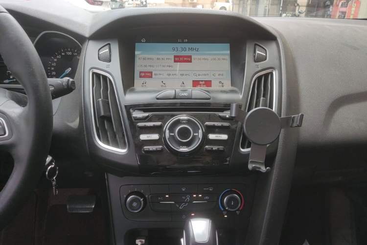 Used Ford Focus 2018 Hatchback Classic 1.6L Automatic Trendy SmartDrive Edition Audio And AC Panel