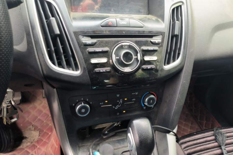 Used Ford Focus 2018 Hatchback Classic 1.6L Automatic Comfort Plus SmartDrive Edition Audio And AC Panel