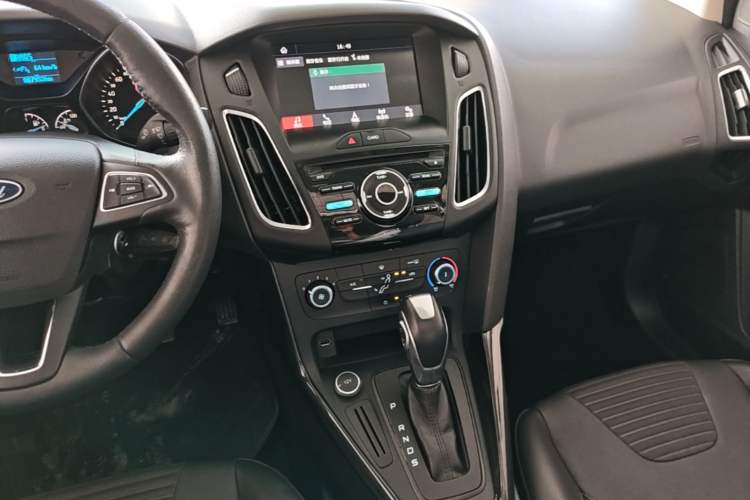 Used Ford Focus 2018 Sedan Classic 1.6L Automatic Trendy SmartDrive Edition Audio And AC Panel