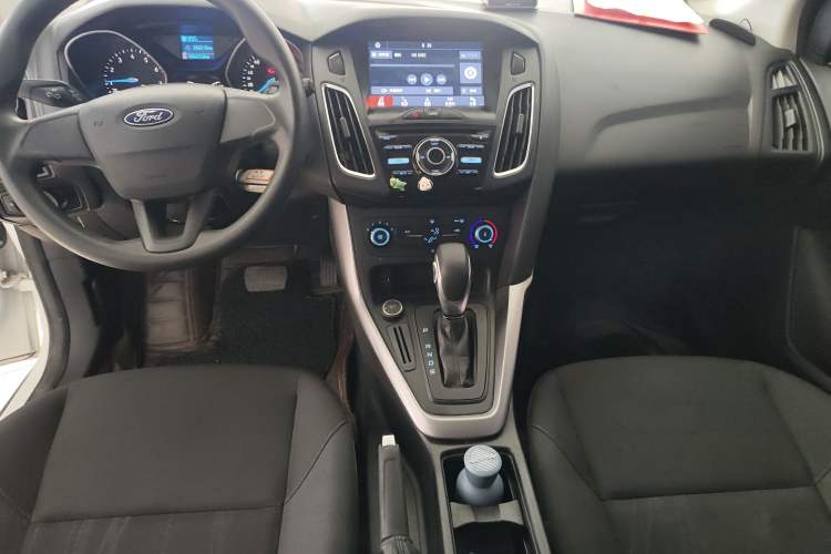 Used Ford Focus 2018 Hatchback Classic 1.6L Automatic Comfort Plus SmartDrive Edition Audio And AC Panel
