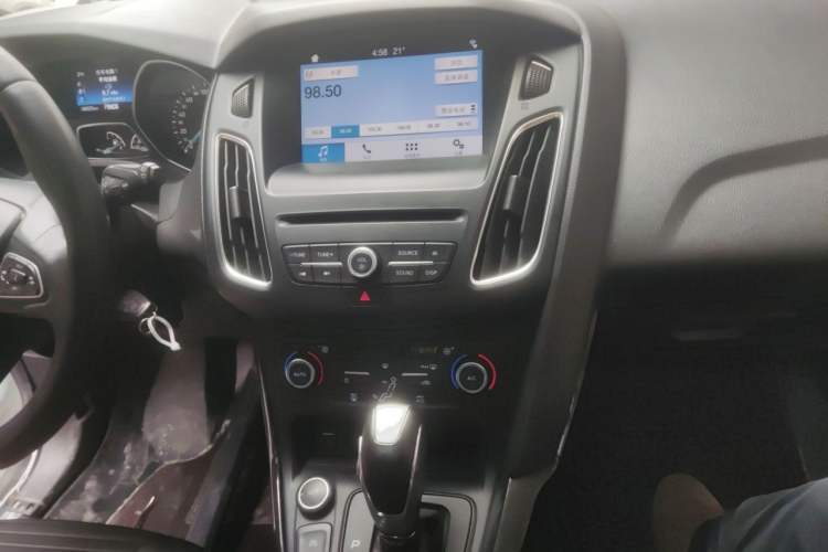 Used Ford Focus 2018 Hatchback Classic EcoBoost 180 Automatic Elite Model Audio And AC Panel