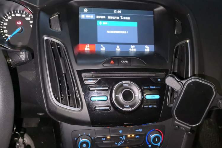 Used Ford Focus 2018 Hatchback Classic 1.6L Automatic Trendy SmartDrive Edition Audio And AC Panel