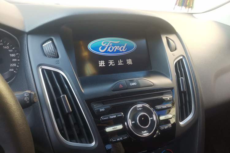 Used Ford Focus 2018 Hatchback Classic 1.6L Automatic Trendy SmartDrive Edition Audio And AC Panel