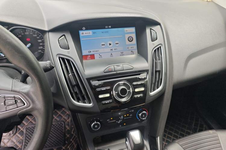 Used Ford Focus 2018 Hatchback Classic 1.6L Automatic Trendy SmartDrive Edition Audio And AC Panel