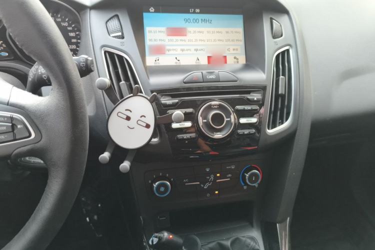 Used Ford Focus 2018 Hatchback Classic 1.6L Manual Fashion Edition SmartDrive Version Audio And AC Panel