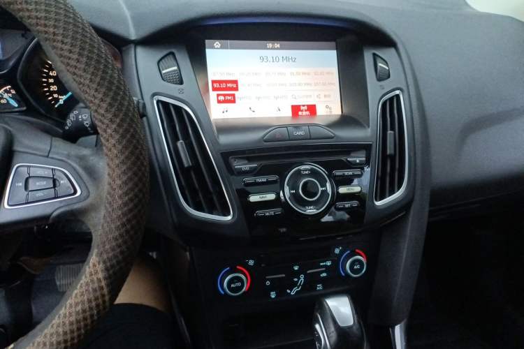 Used Ford Focus 2018 Hatchback Classic 1.6L Automatic Trendy SmartDrive Edition Audio And AC Panel
