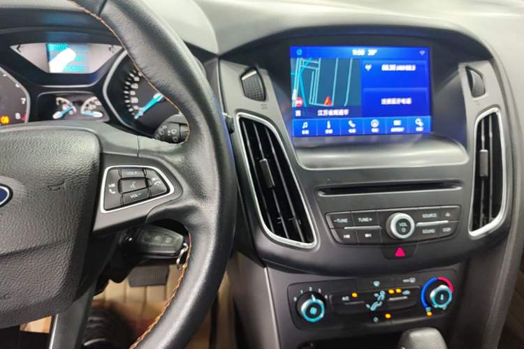 Used Ford Focus 2018 Hatchback Classic 1.6L Automatic Comfort Plus SmartDrive Edition Audio And AC Panel