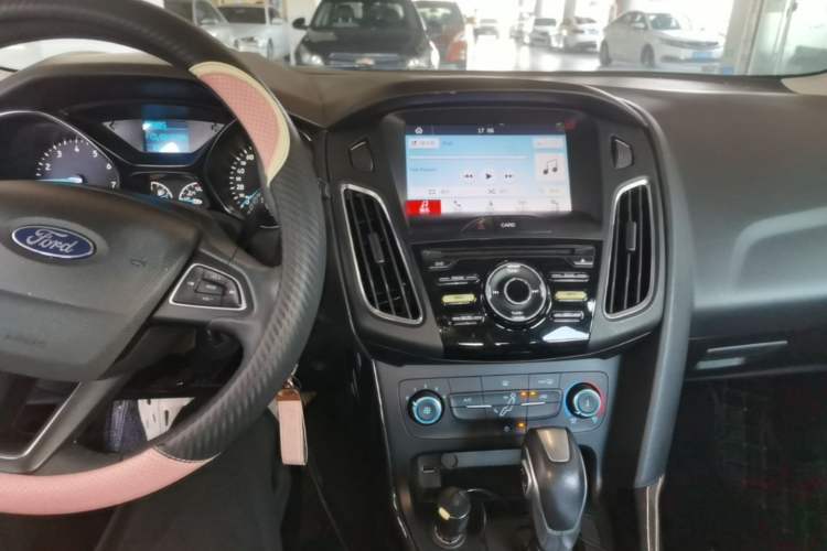 Used Ford Focus 2018 Hatchback Classic 1.6L Automatic Trendy SmartDrive Edition Audio And AC Panel