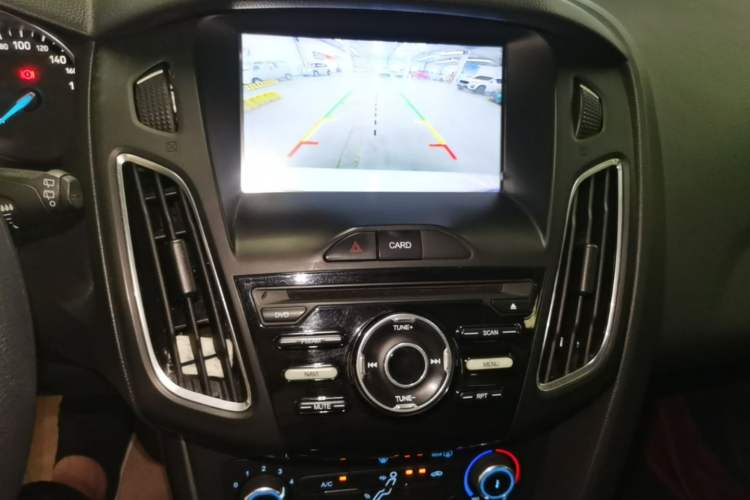 Used Ford Focus 2018 Hatchback Classic 1.6L Automatic Comfort Plus SmartDrive Edition Audio And AC Panel