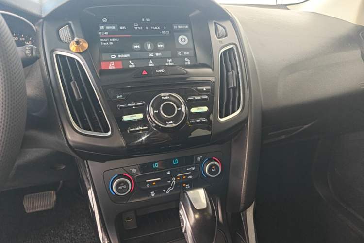 Used Ford Focus 2018 Two-Door Classic EcoBoost 125 Automatic Supercharged Style SmartDrive Edition Audio And AC Panel