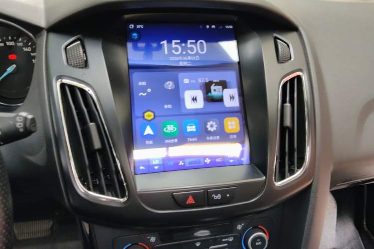 Used Ford Focus 2018 Hatchback Classic EcoBoost 180 Automatic Elite Model Audio And AC Panel