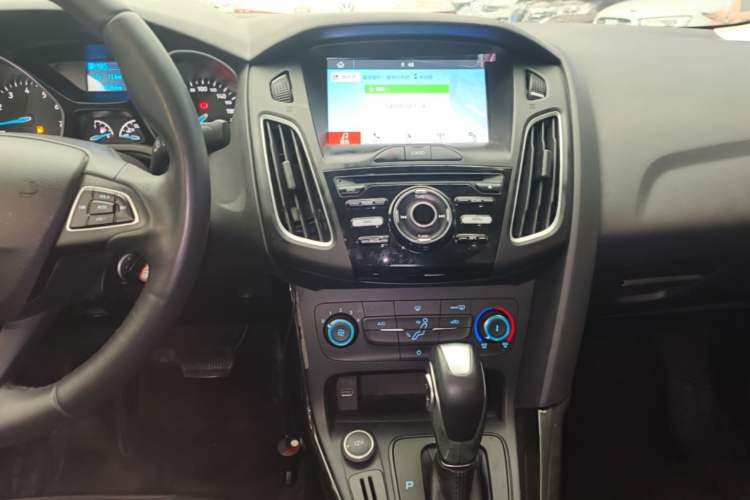 Used Ford Focus 2018 Sedan Classic 1.6L Automatic Trendy SmartDrive Edition Audio And AC Panel