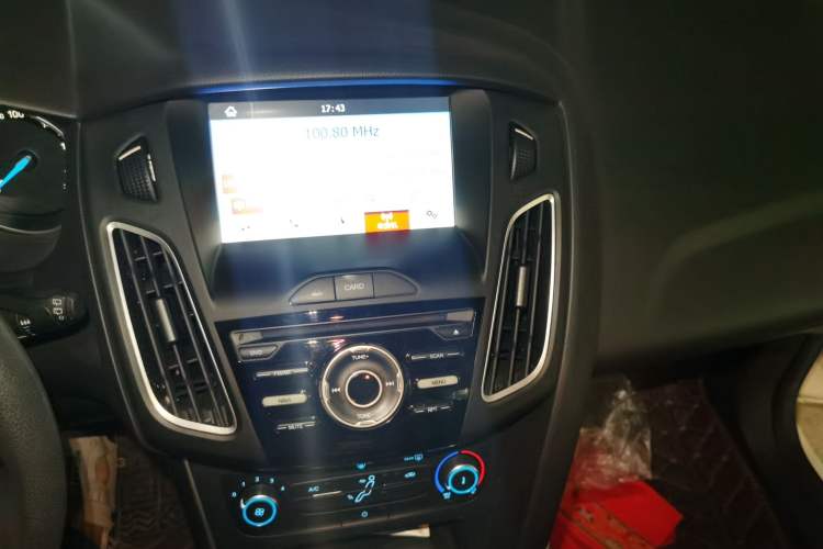 Used Ford Focus 2018 Hatchback Classic 1.6L Automatic Comfort Plus SmartDrive Edition Audio And AC Panel