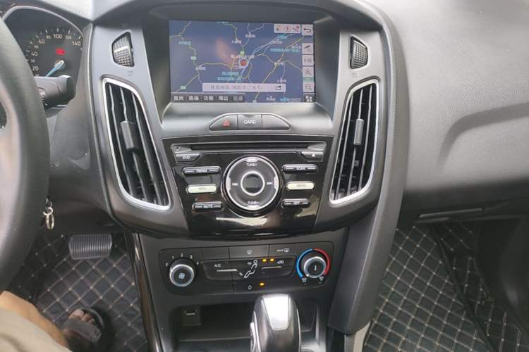 Used Ford Focus 2018 Sedan Classic 1.6L Automatic Trendy SmartDrive Edition Audio And AC Panel