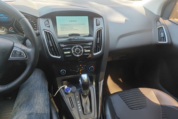 Used Ford Focus 2018 Hatchback Classic 1.6L Automatic Trendy SmartDrive Edition Audio And AC Panel