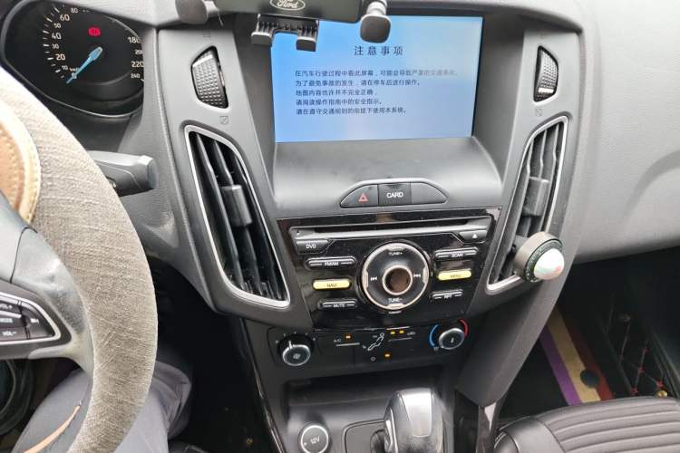 Used Ford Focus 2018 Sedan Classic 1.6L Automatic Trendy SmartDrive Edition Audio And AC Panel