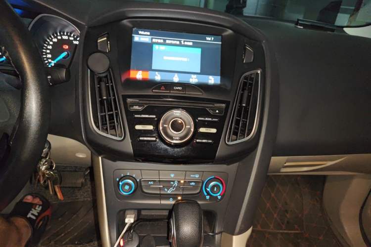 Used Ford Focus 2018 Sedan Classic 1.6L Automatic Comfort Plus Smart Drive Version Audio And AC Panel