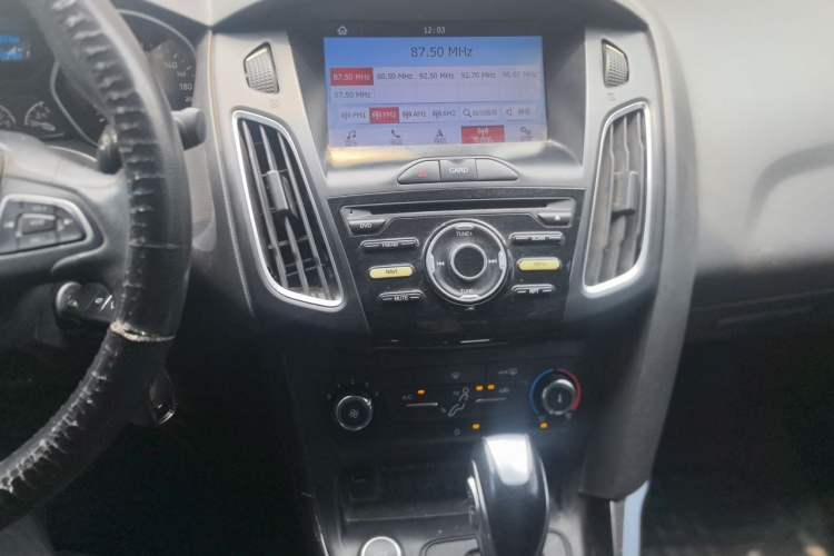 Used Ford Focus 2018 Sedan Classic 1.6L Automatic Trendy SmartDrive Edition Audio And AC Panel