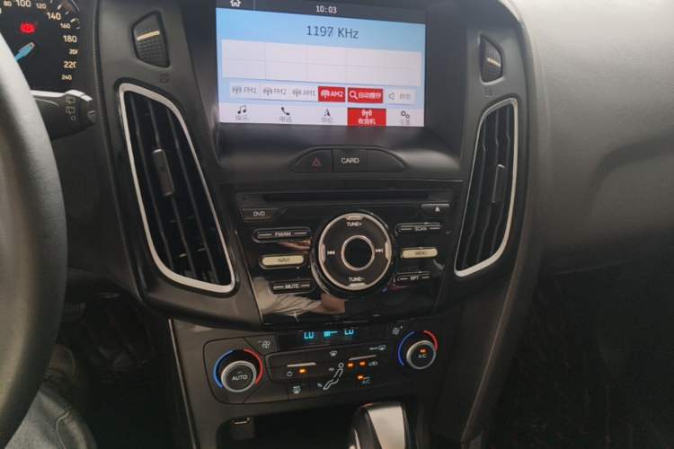 Used Ford Focus 2018 Two-Door Classic EcoBoost 125 Automatic Supercharged Style SmartDrive Edition Audio And AC Panel