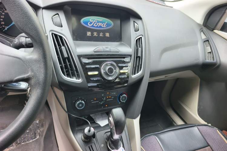 Used Ford Focus 2018 Sedan Classic 1.6L Automatic Comfort Plus Smart Drive Version Audio And AC Panel