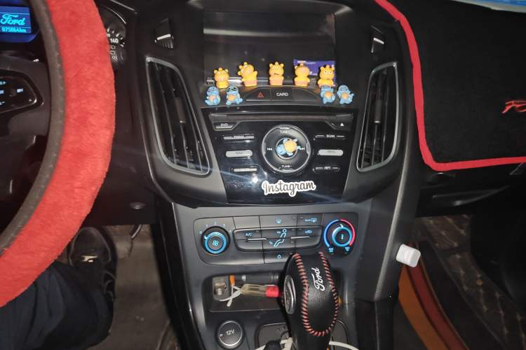 Used Ford Focus 2018 Hatchback Classic 1.6L Automatic Trendy SmartDrive Edition Audio And AC Panel