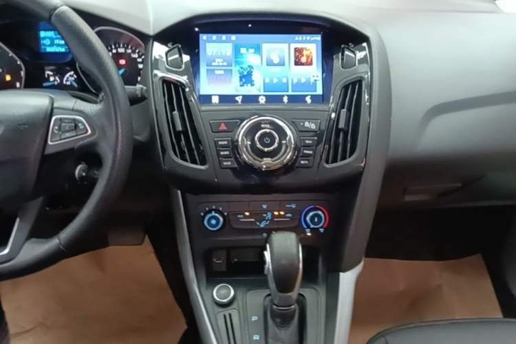 Used Ford Focus 2018 Hatchback Classic 1.6L Automatic Comfort Plus SmartDrive Edition Audio And AC Panel