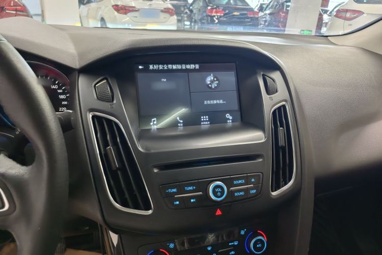 Used Ford Focus 2018 Sedan Classic EcoBoost 180 Automatic Elite Model Audio And AC Panel