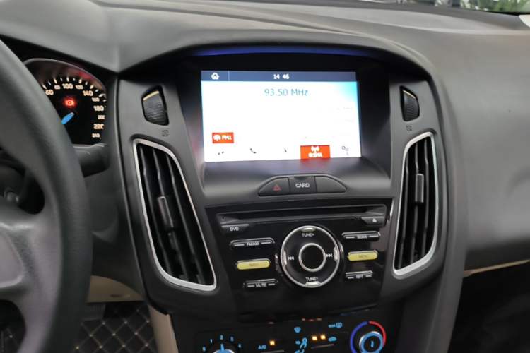 Used Ford Focus 2018 Sedan Classic 1.6L Automatic Comfort Plus Smart Drive Version Audio And AC Panel