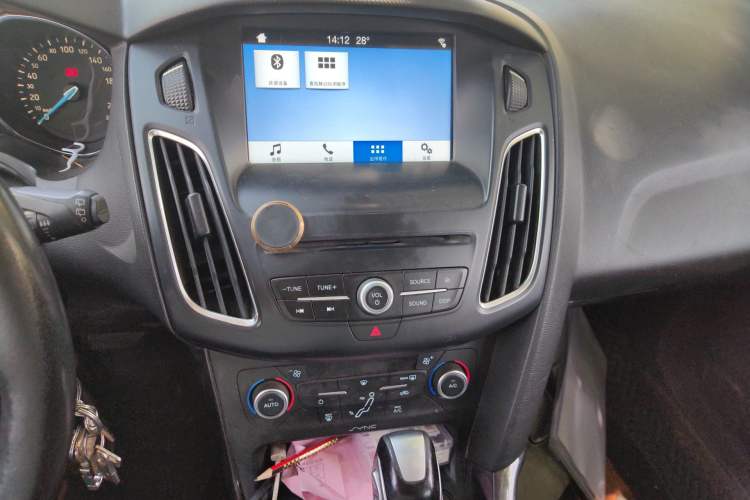 Used Ford Focus 2018 Hatchback Classic EcoBoost 180 Automatic Elite Model Audio And AC Panel