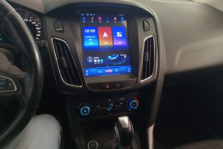 Used Ford Focus 2018 Hatchback Classic 1.6L Automatic Trendy SmartDrive Edition Audio And AC Panel