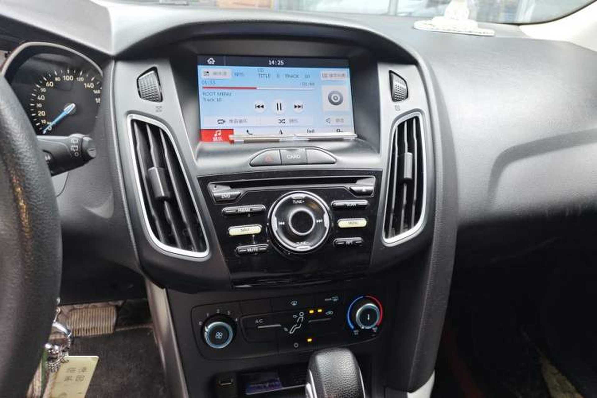 Used Ford Focus 2018 Hatchback Classic 1.6L Automatic Comfort Plus SmartDrive Edition Audio And AC Panel