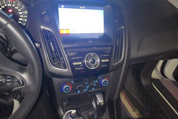 Used Ford Focus 2018 Two-Door Classic EcoBoost 125 Automatic Supercharged Style SmartDrive Edition Audio And AC Panel