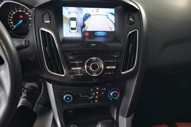 Used Ford Focus 2018 Hatchback Classic 1.6L Automatic Comfort Plus SmartDrive Edition Audio And AC Panel