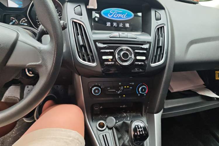 Used Ford Focus 2018 Hatchback Classic 1.6L Manual Comfort Plus SmartDrive Edition Audio And AC Panel