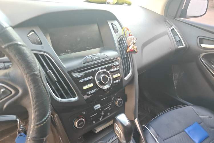Used Ford Focus 2018 Sedan Classic EcoBoost 125 Automatic Supercharged Style SmartDrive Edition Audio And AC Panel