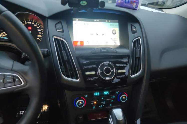 Used Ford Focus 2018 Two-Door Classic EcoBoost 125 Automatic Supercharged Style SmartDrive Edition Audio And AC Panel