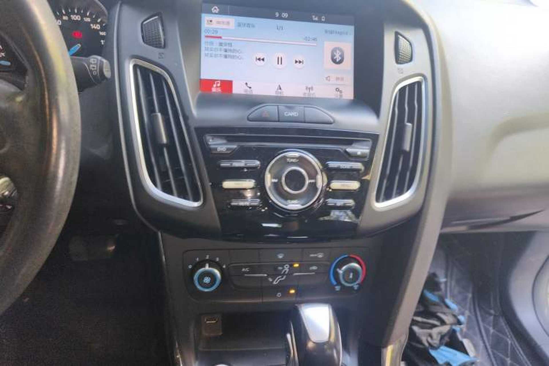 Used Ford Focus 2018 Hatchback Classic 1.6L Automatic Trendy SmartDrive Edition Audio And AC Panel