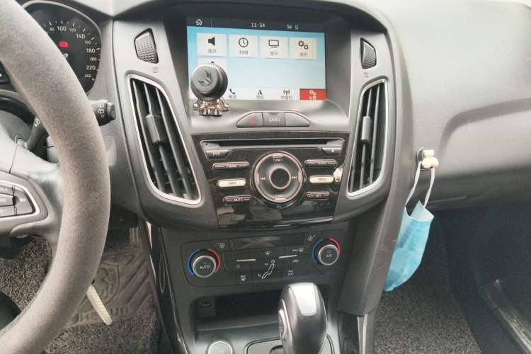 Used Ford Focus 2018 Two-Door Classic EcoBoost 125 Automatic Supercharged Style SmartDrive Edition Audio And AC Panel
