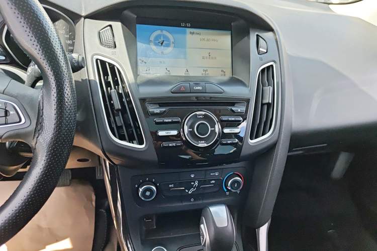 Used Ford Focus 2018 Hatchback Classic 1.6L Automatic Trendy SmartDrive Edition Audio And AC Panel