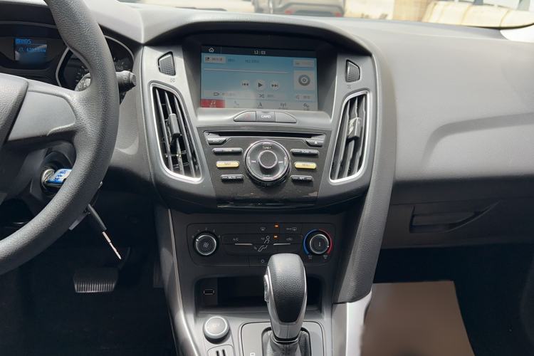 Used Ford Focus 2018 Hatchback Classic 1.6L Automatic Comfort Plus SmartDrive Edition Audio And AC Panel
