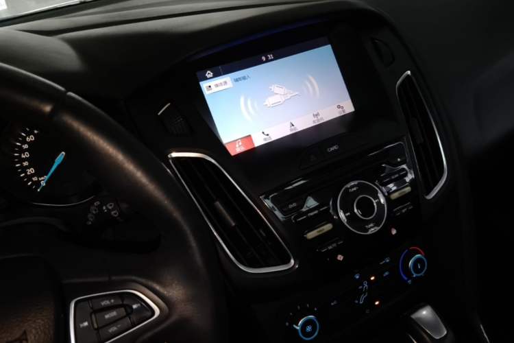 Used Ford Focus 2018 Hatchback Classic 1.6L Automatic Trendy SmartDrive Edition Audio And AC Panel