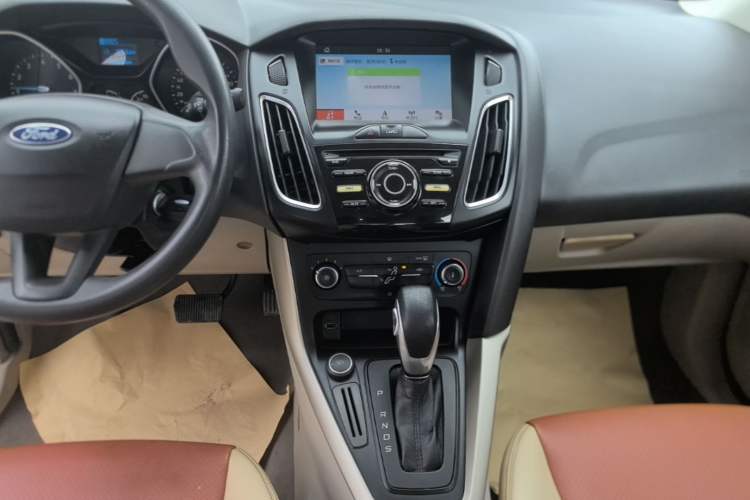 Used Ford Focus 2018 Sedan Classic 1.6L Automatic Comfort Plus Smart Drive Version Audio And AC Panel