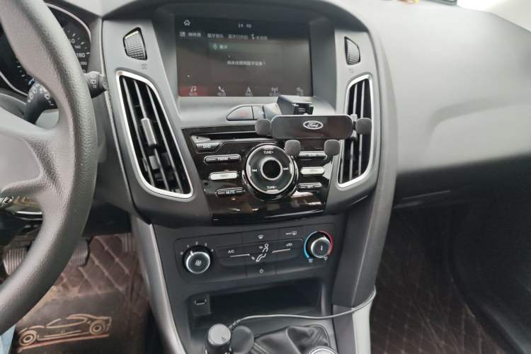 Used Ford Focus 2018 Hatchback Classic 1.6L Manual Comfort Plus SmartDrive Edition Audio And AC Panel