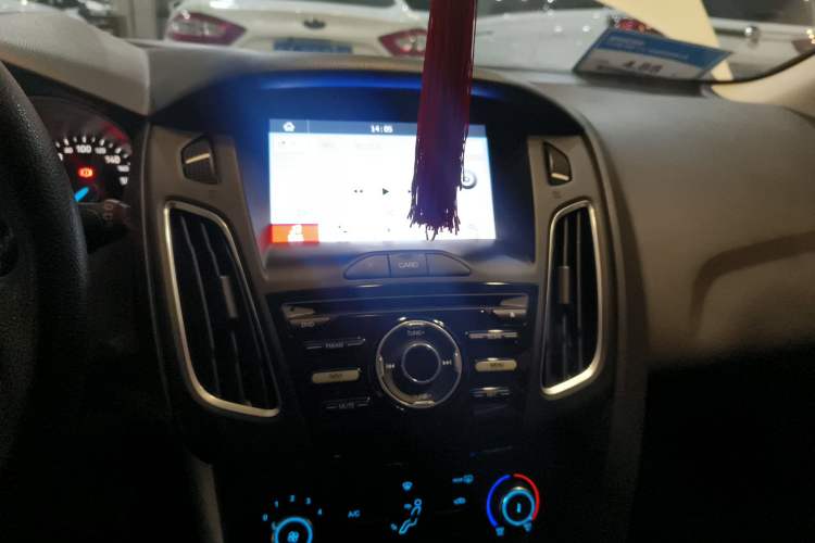 Used Ford Focus 2018 Hatchback Classic 1.6L Automatic Comfort Plus SmartDrive Edition Audio And AC Panel