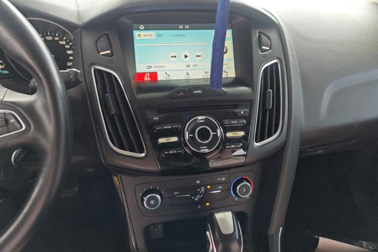 Used Ford Focus 2018 Hatchback Classic 1.6L Automatic Trendy SmartDrive Edition Audio And AC Panel