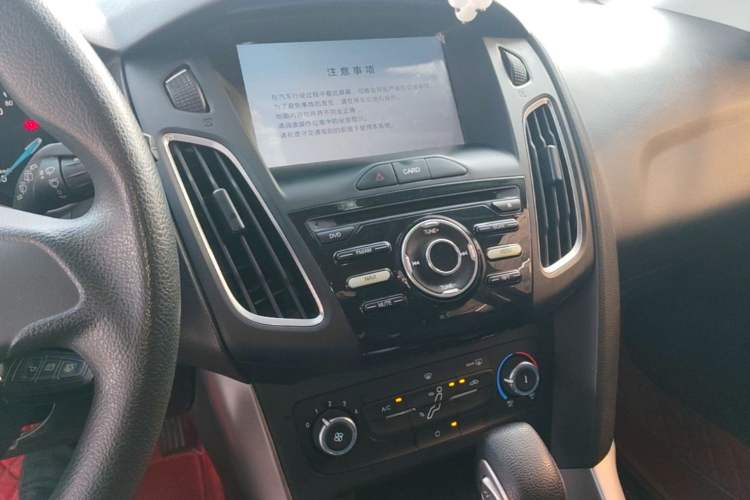 Used Ford Focus 2018 Hatchback Classic 1.6L Automatic Comfort Plus SmartDrive Edition Audio And AC Panel